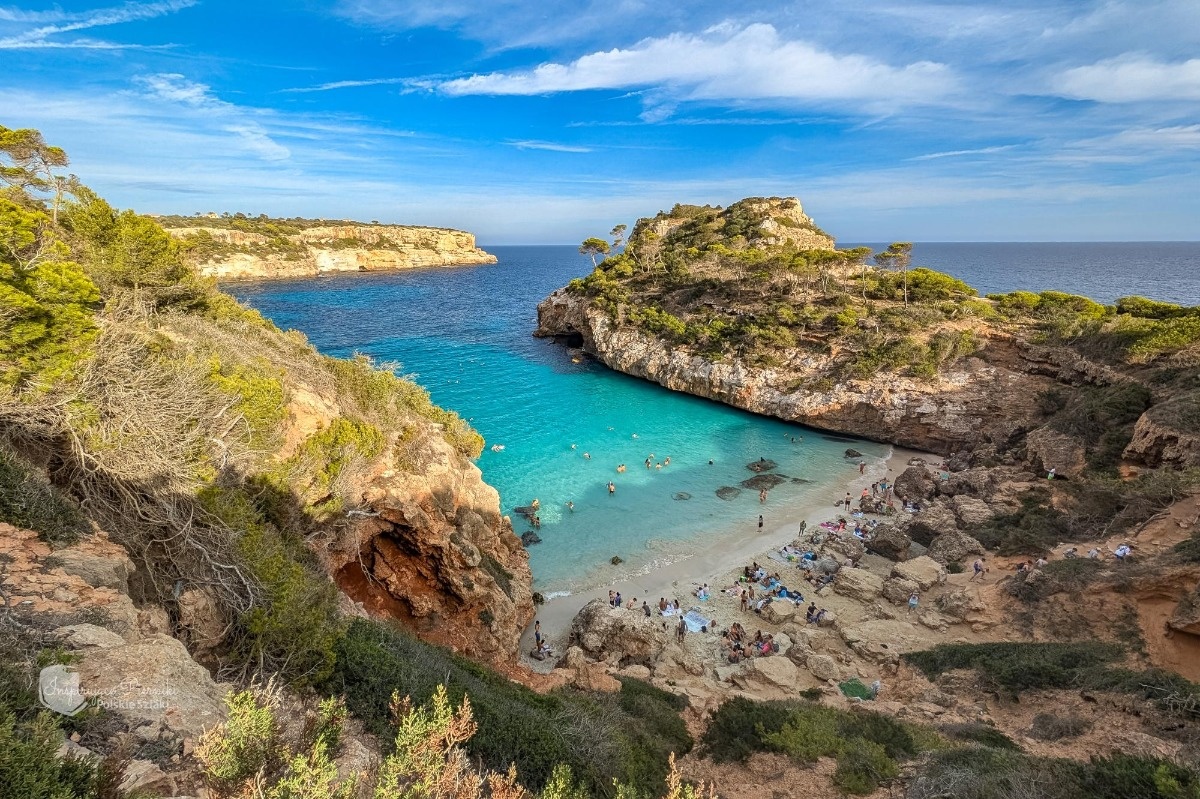 Majorka: hiszpańska wyspa z pięknymi zatokami i wspaniałą zabudową