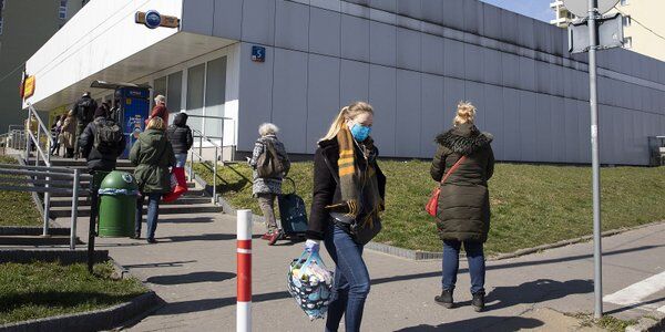 Sondaż: Większość Polaków popiera obostrzenia, w tym lokalne lockdowny