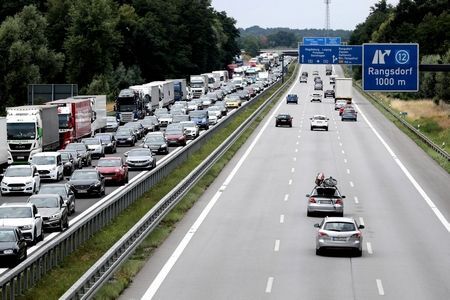 Ograniczenie na autostradach pomoże klimatowi? Debata w Niemczech