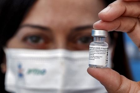 Betlej: Rozpoczęcie trzeciego szczepienia przyspieszy pierwsze i drugie