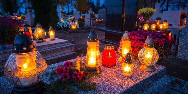 Odeszli w 2021 roku: Książę Filip, Jean-Paul Belmondo, Larry King, John McAfee