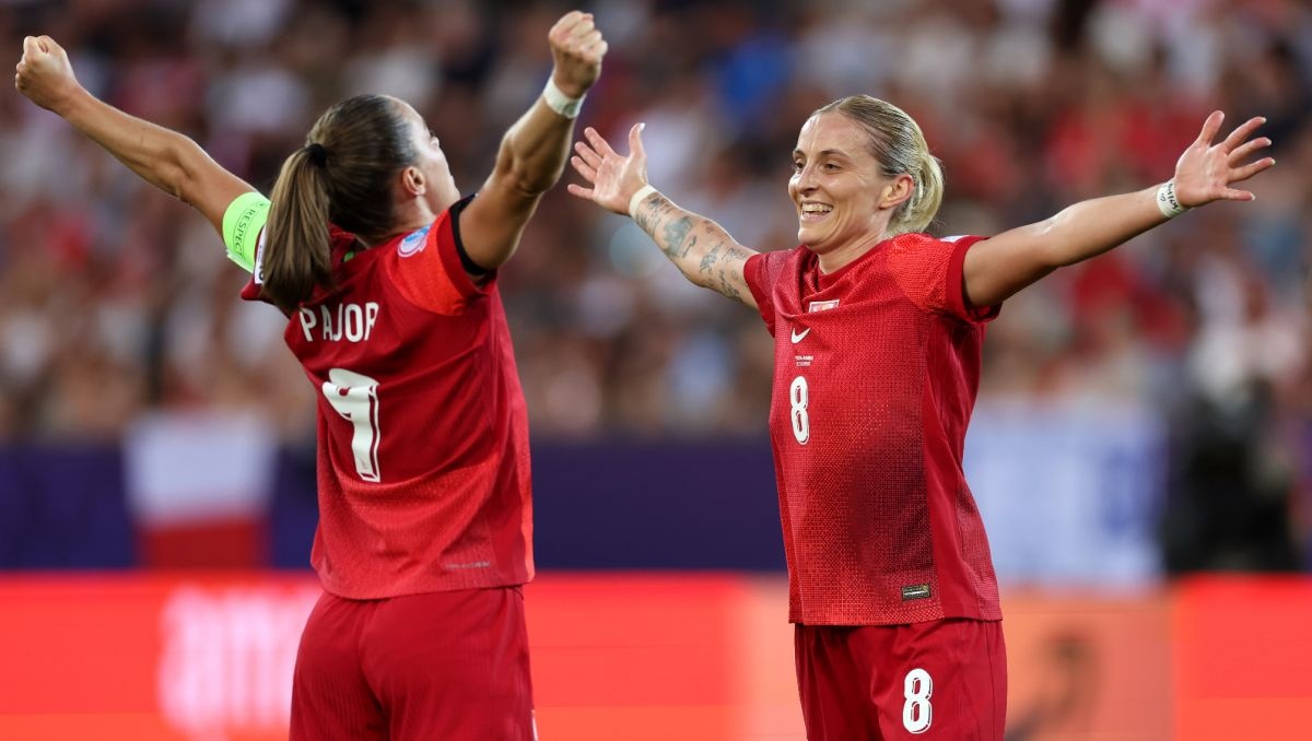 Piękne pożegnanie z Euro! Historyczna wygrana Polek!