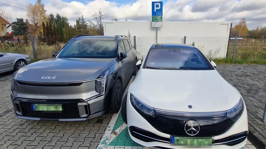 Stworzyli listę kolejkową do publicznej ładowarki elektryków. Absurd na podwarszawskim P+R