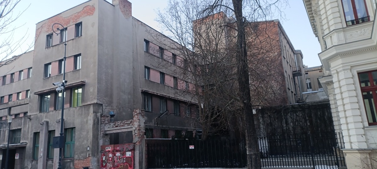 a8b33e8d-9746-40c8-a700-389387dd2321