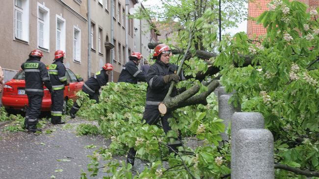 Ogromne straty po nawałnicach w Polsce. Straż interweniowała ponad 3000 razy, trzy osoby są ranne