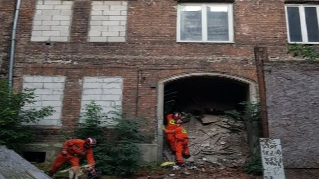 Zawaliła się część kamienicy w Warszawie. "Gruzowisko ma wysokość ok. dwóch metrów"