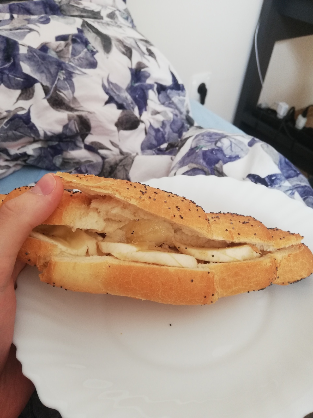 d74b7bb4-0ae1-4ef5-a325-fdc6aae79892