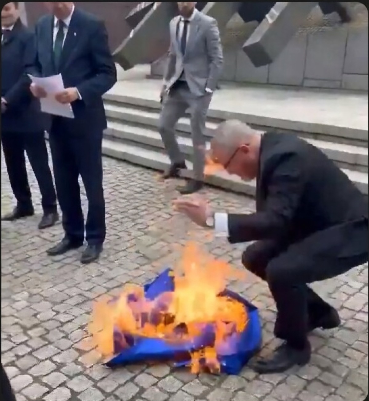 7d6f8fe1-0ebc-4c58-8642-99a3176a9f1d