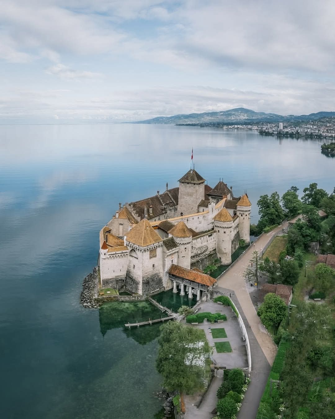 8ba851ec-2d08-4bee-8580-1b05dd95d041