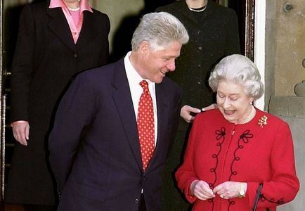 Bill Clinton wolał iść do sklepu niż wypić herbatę z królową