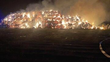 Wielkopolskie. Ogromny pożar słomy. Strażacy walczyli z żywiołem 12 godzin