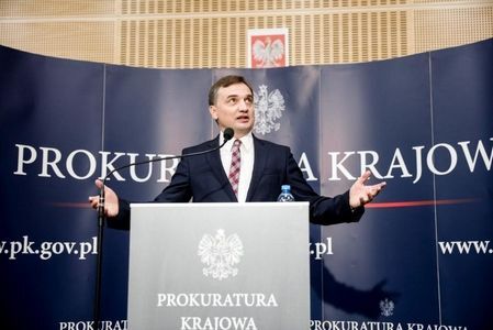 Sprawa sekstaśm: były agent na wolności