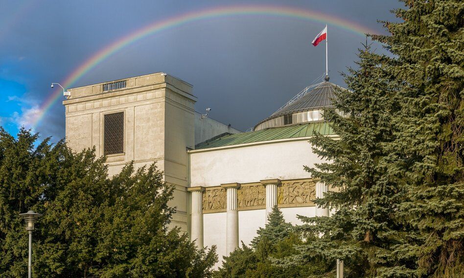 Posłowie mogą liczyć na większe mieszkania w Warszawie. Podwyżka znacznie wyższa niż wzrost stawek
