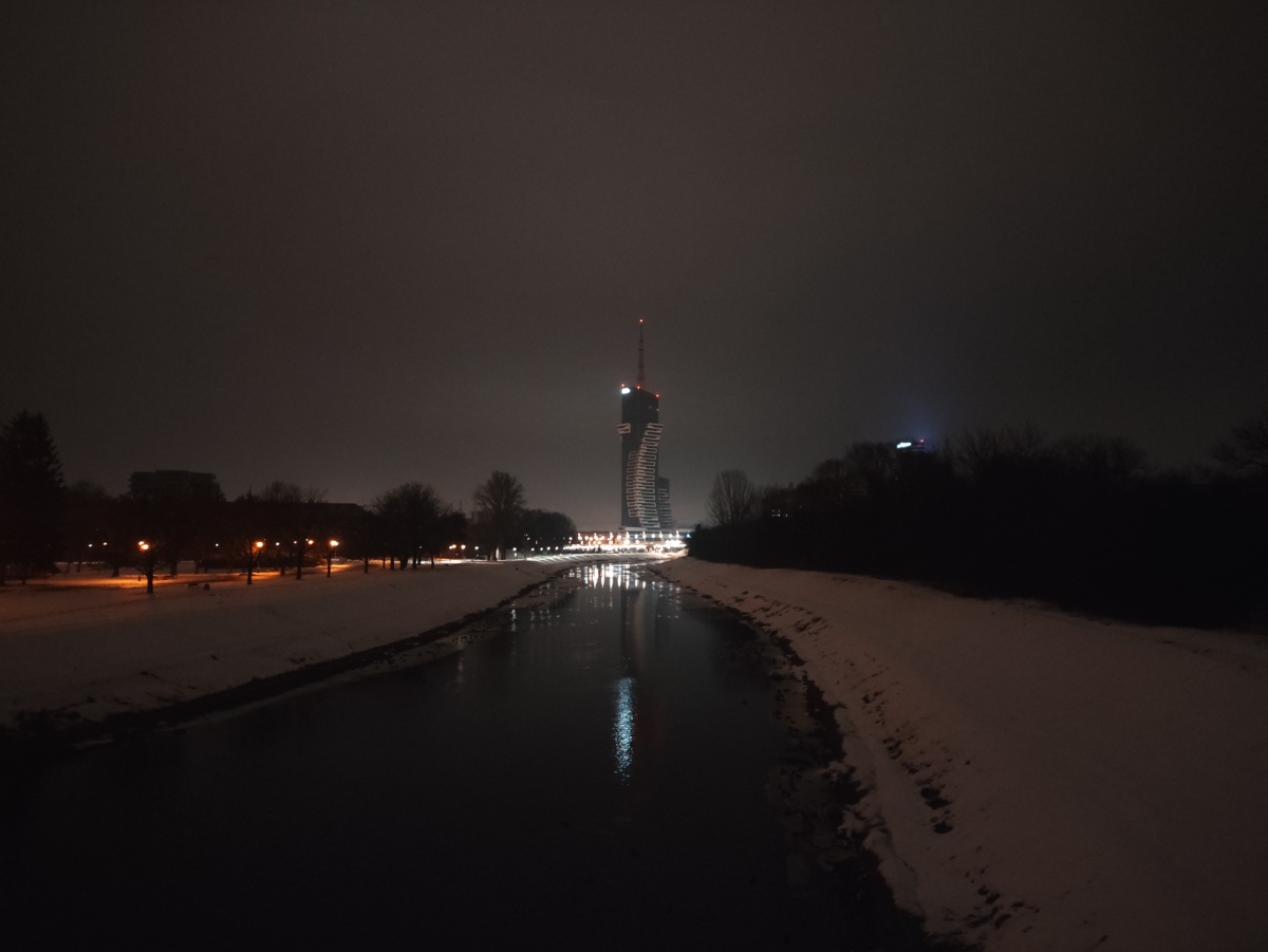 d8a2a807-9e87-4213-9098-b122bf9d0800