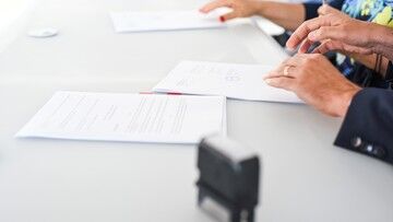 DGP: Mało umów o dzieło. Wśród obowiązków obieranie cebuli i łapanie kurczaków