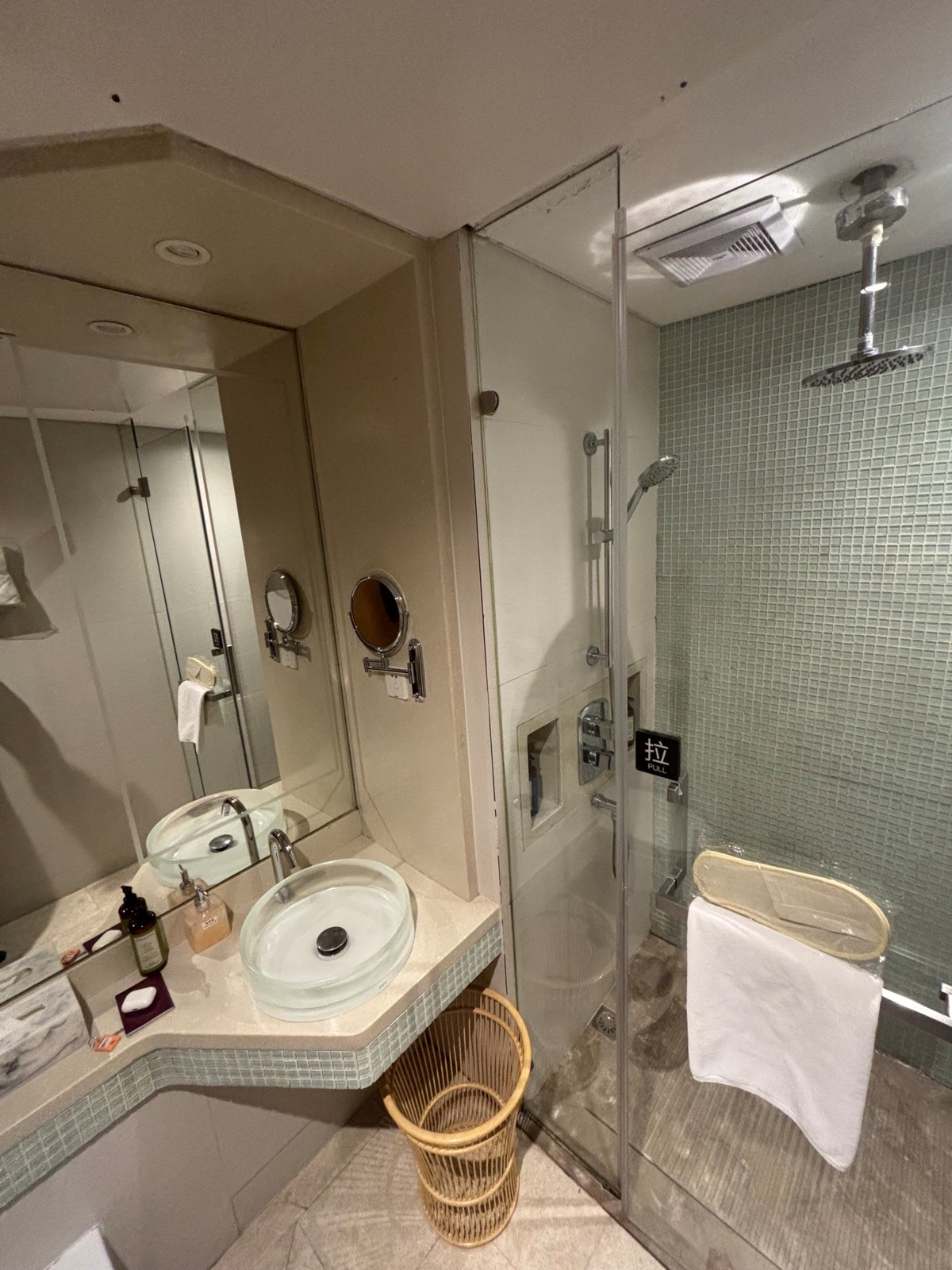 950d2912-8564-468b-bb9c-e6b847514ac9