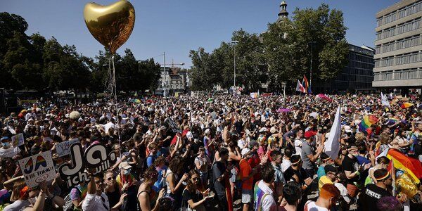 Szwajcarzy chcą legalizacji małżeństw jednopłciowych