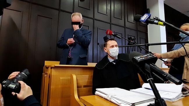 Ksiądz z "Zabawy w chowanego" braci Sekielskich nie odpowie za pedofilię. Sędzia: To porażka całego społeczeństwa
