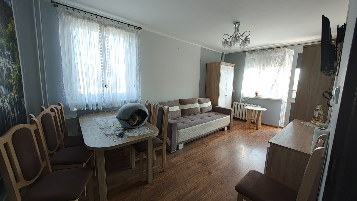 e0ad912b-f6c7-4c9f-acb4-556b3e217662