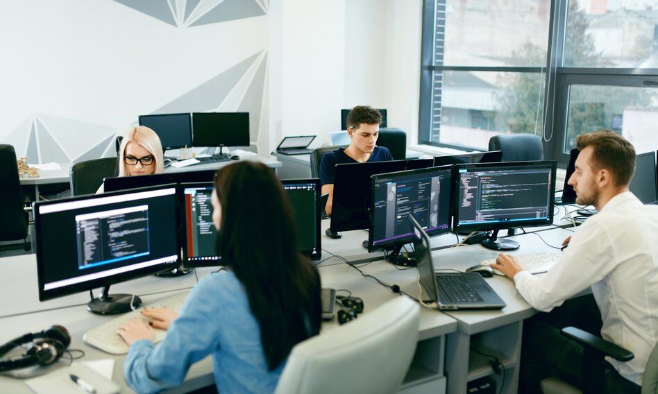 Popyt na kursy programowania wystrzelił. Polskie szkoły stawiają na ekspansję
