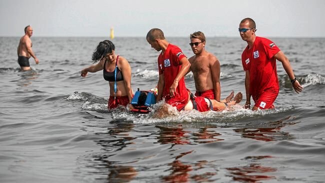 "Nas się traktuje, jakbyśmy kręcili 'Słoneczny patrol', a my tu ratujemy życie". O tych, którzy ruszają na pomoc tonącym