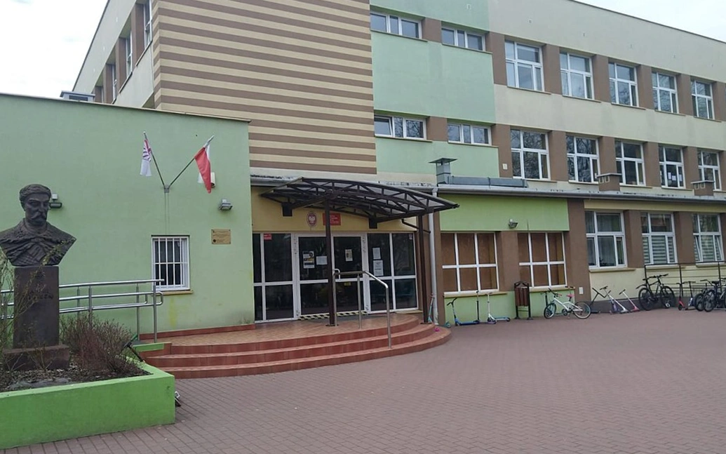 Wewnątrz warszawskiego systemu edukacji cyfrowej: Eduwarszawa, Microsoft i zamówienia publiczne