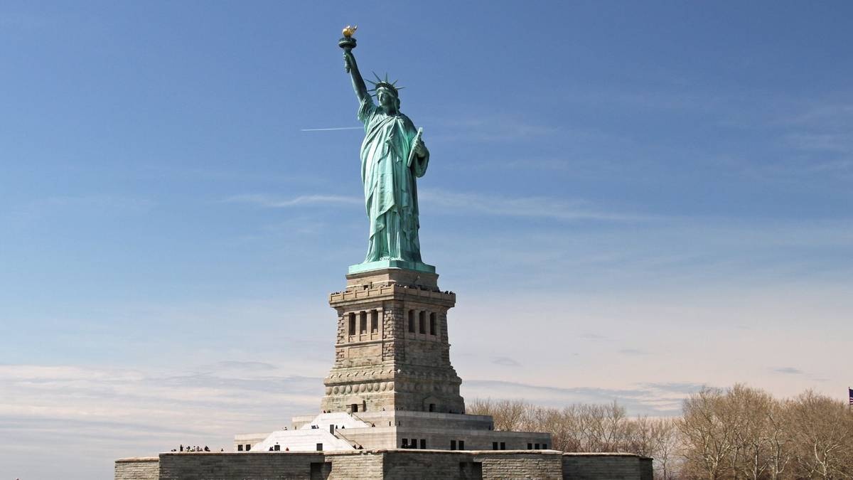 Francuski polityk ma dość polityki Trumpa. "Oddajcie nam Statuę Wolności"