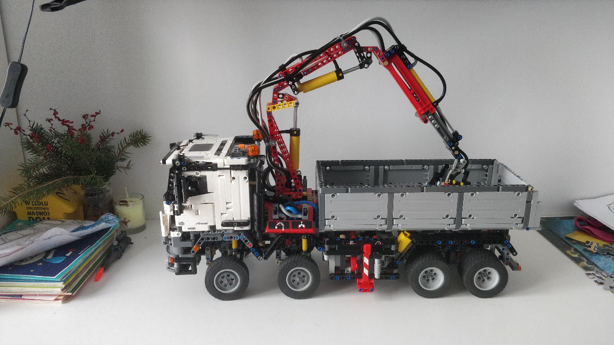LEGO Technic Mercedes-Benz Arocs 3245 (42043) - złożenie i recenzja