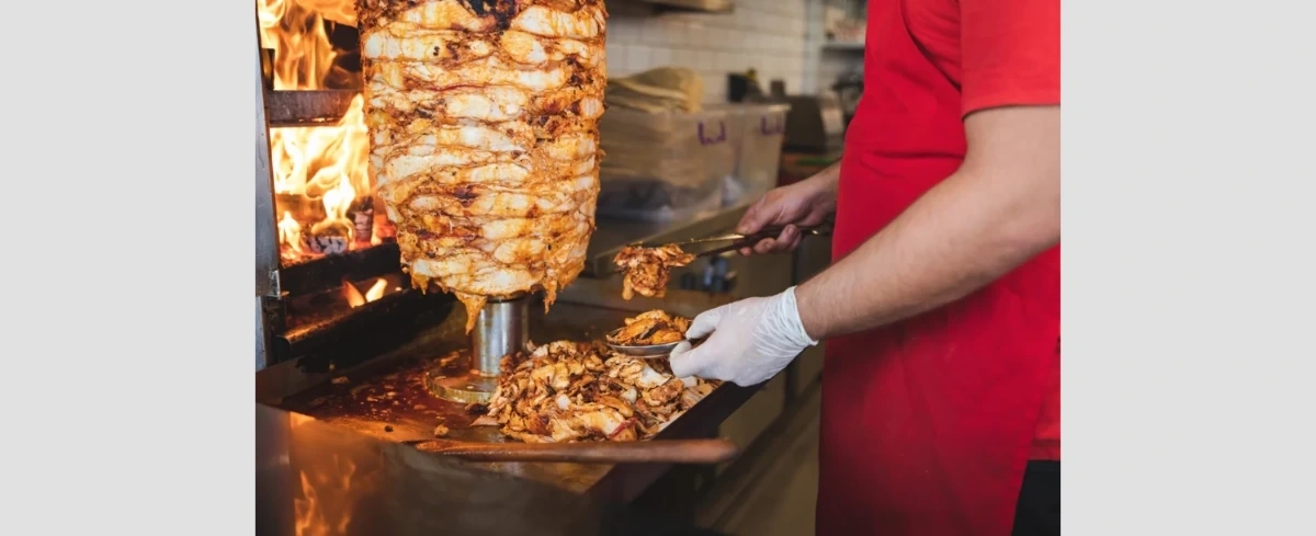 Handlowali mięsem na kebab i nie płacili podatków. Grupa przestępcza rozbita