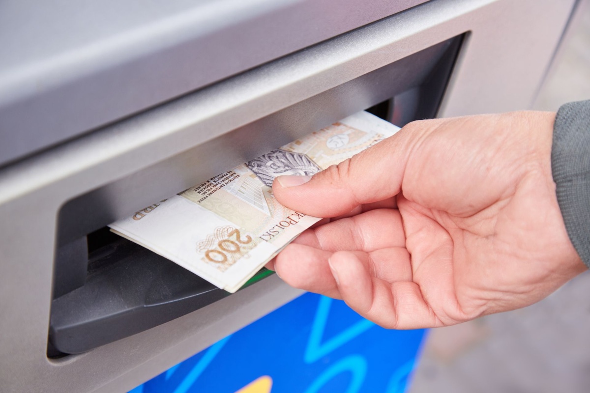 Unia Europejska ogranicza płatności gotówkowe. Limit 10000 euro. Poświadczenie tożsamości powyżej 3000 euro