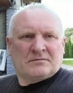 Poszukiwania zabójcy rodziny. Uratował się tylko 13-latek