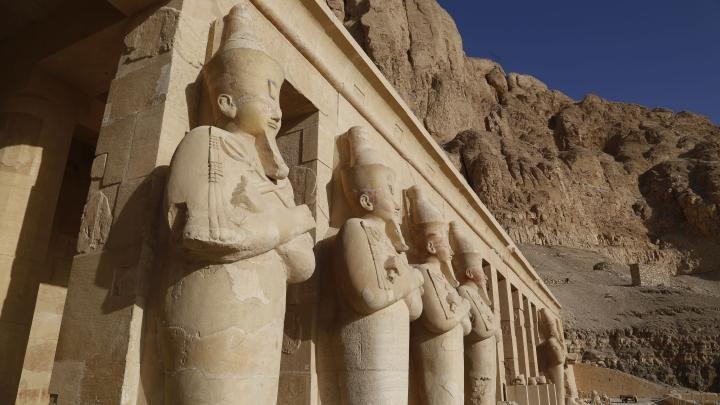Egipt/ Polacy rekonstruują słynne posągi ze świątyni Hatszepsut