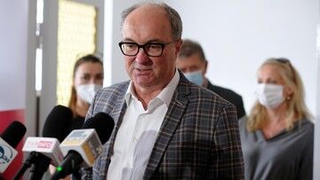 Włodzimierz Czarzasty zawiesił chorą radną i europosła. Poruszenie wśród działaczy