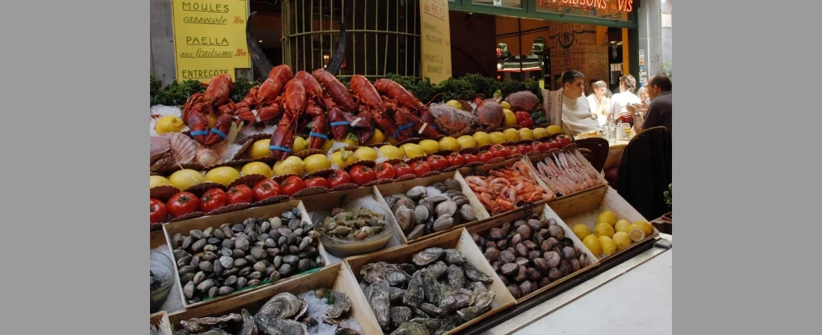 Neapol zakazał podawania w restauracjach surowych owoców morza. Chodzi o groźną chorobę