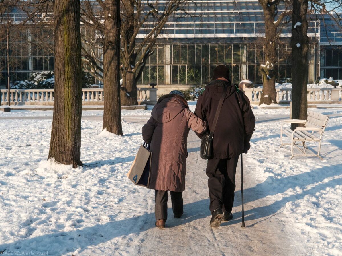 13 emerytura 2022. Kolejna transza trafiła na konta. Sprawdź ile wynosi "trzynastka" netto