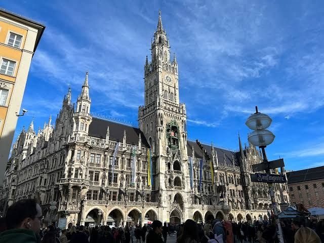 Eksplozje i strzały w Monachium. Trwa operacja jednostek specjalnych