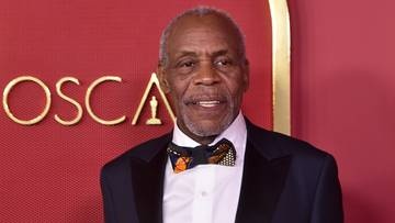 Danny Glover choruje na alzheimera
