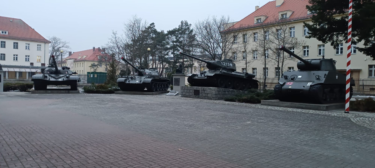 b3bbb9fd-2867-4b35-8317-d1e542eb99fe