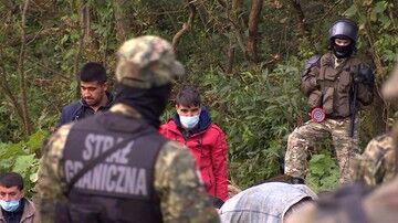 13. dzień imigranci koczują przy polskiej granicy. Mariusz Błaszczak: brudna gra Łukaszenki