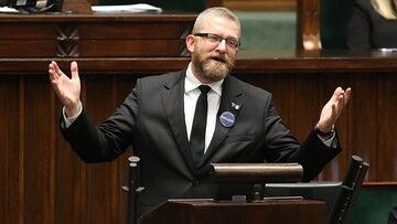 "Będziesz pan wisiał". Grzegorz Braun nie odpowie za te słowa skierowane do ministra zdrowia