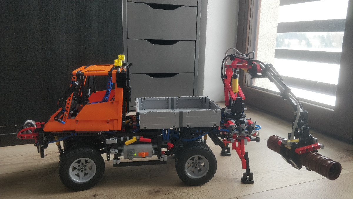 LEGO Technic Unimog U400 (8110) - złożenie i recenzja