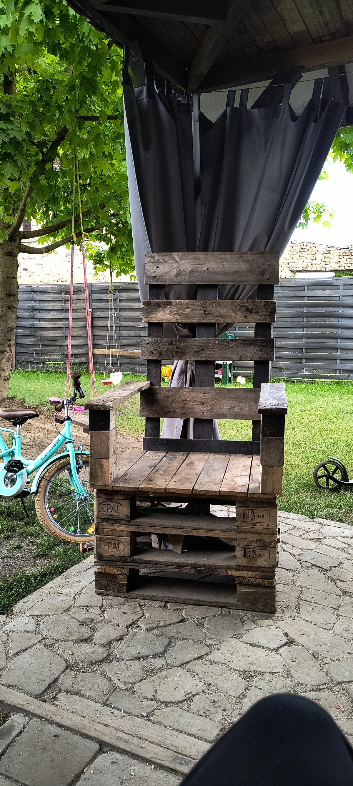 b59fe7da-06a3-498c-8e18-b7d13ce430ca