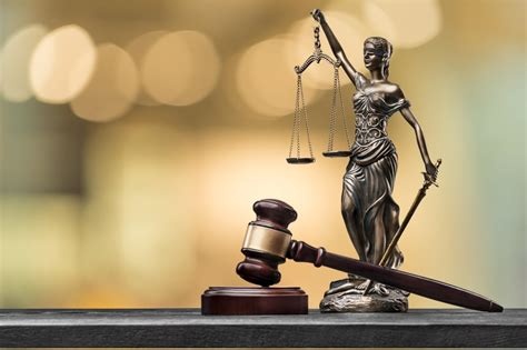 Wietnam: Prawnik skazany na trzy lata więzienia za skrytykowanie sędziego w internecie