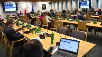Opozycja wnioskuje do prezydium Sejmu o przywrócenie przerwanego posiedzenia komisji obrony