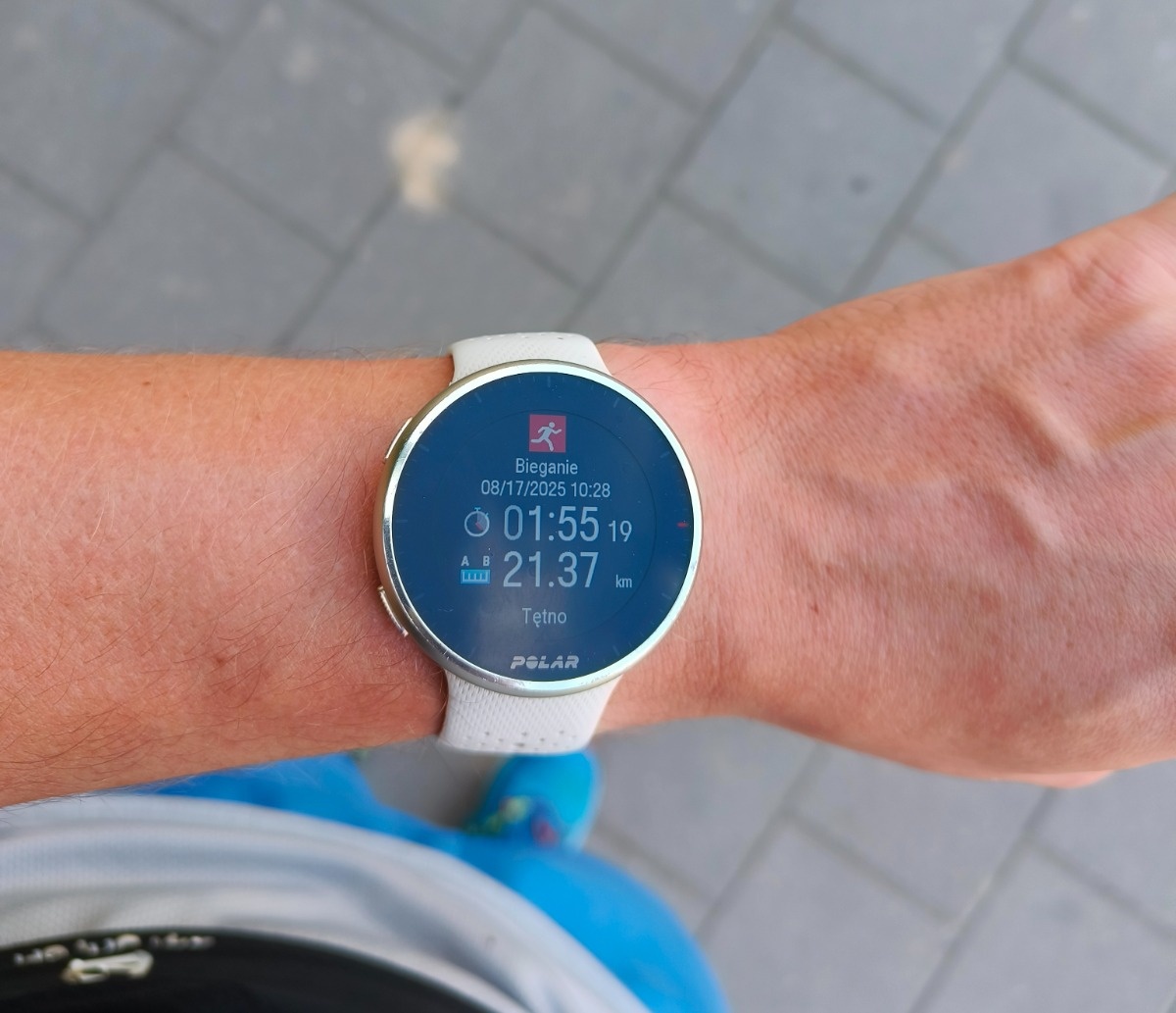 f14cd726-c9d5-47c1-b77a-bb9778f50860