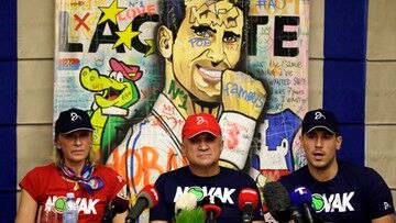 Novak Djokovic "współczesnym Spartakusem"? Protesty w obronie niezaszczepionego tenisisty