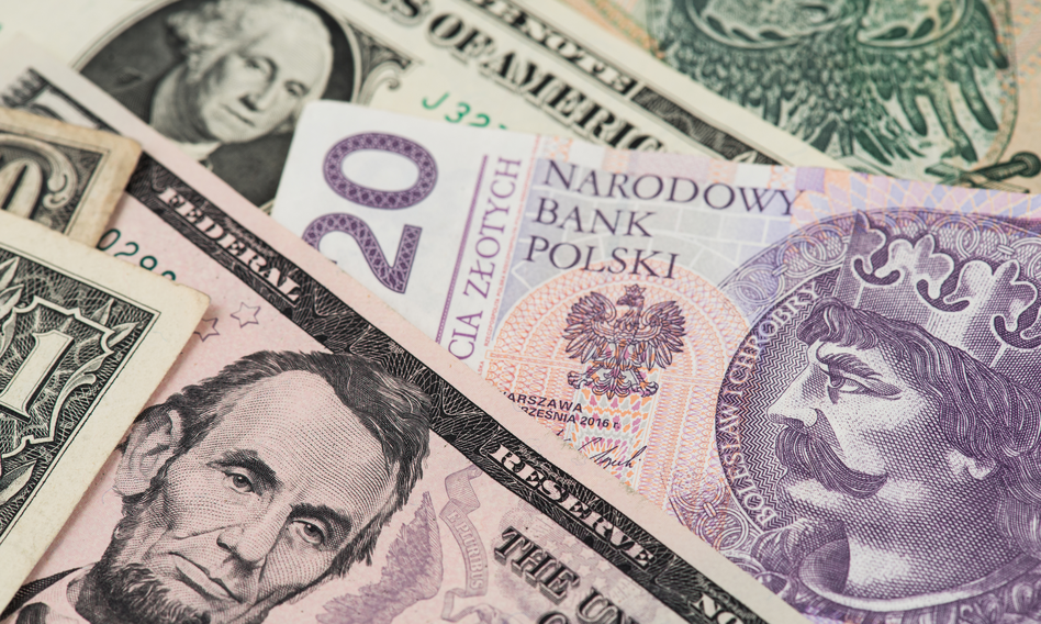 Kurs euro bez większych zmian. Dolar drożeje