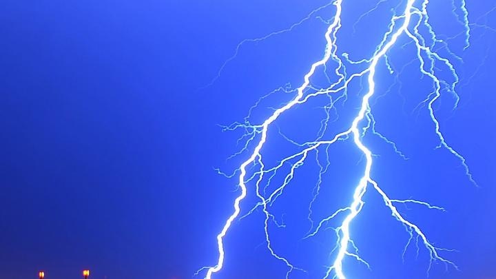 Piorun, który wysłał błysk gamma ku ziemi