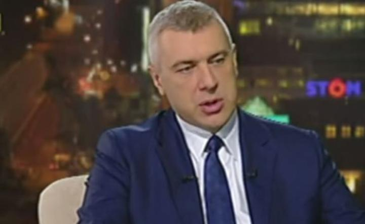 Plan Giertycha na zarobienie wielkich pieniędzy na najbogatszych Polakach: Zadasz mu pytanie, czy w 1982 r. przewoził biżuterię w odbycie.