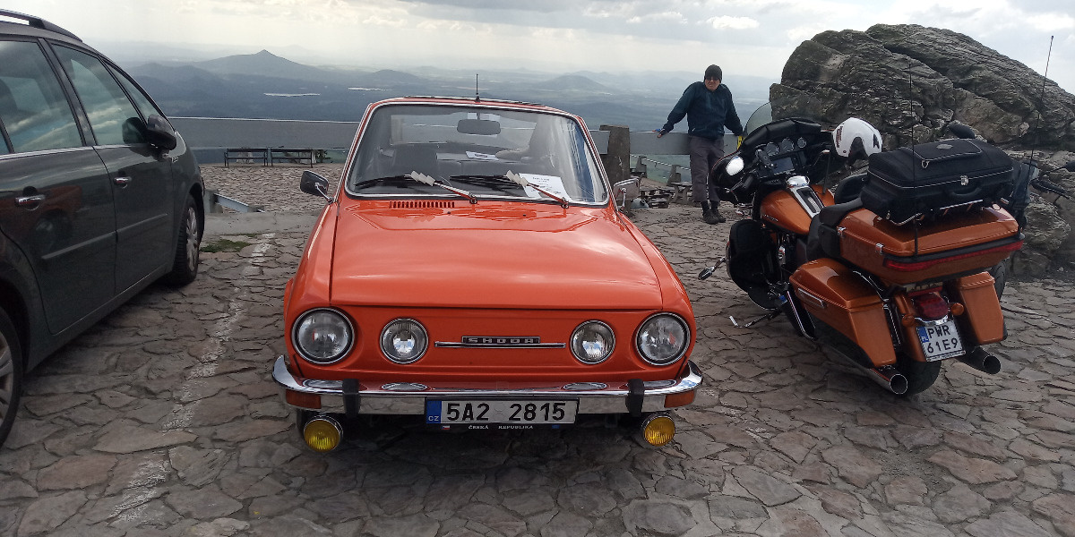 5de683f1-4cb5-47e1-9a63-67df9a5faa67